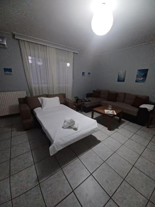 Άνετο Διαμέρισμα Loútsa Exterior foto